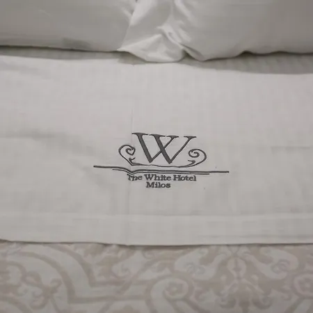 The White 4* Адамас