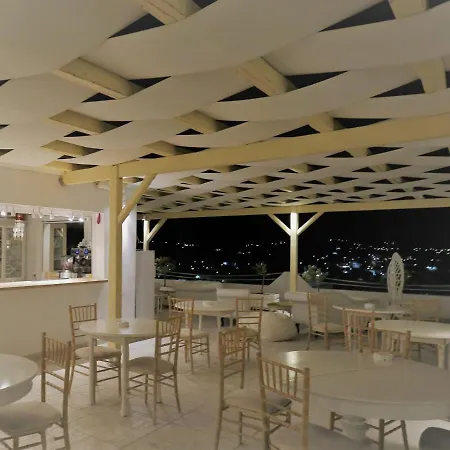 Oda ve Kahvaltı The White Adamantas (Milos)