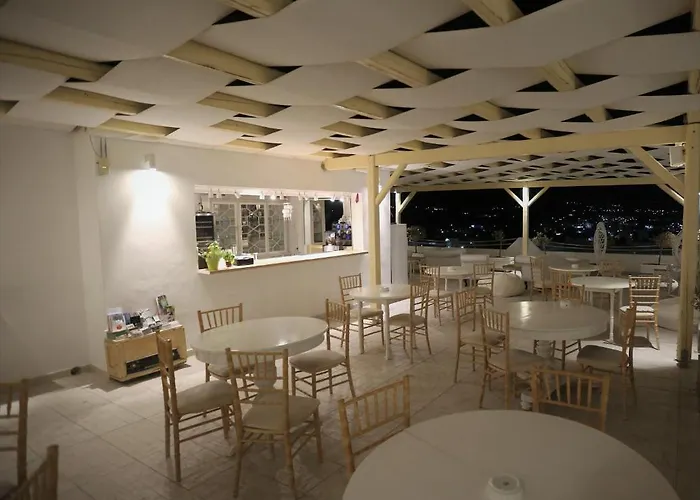 Oda ve Kahvaltı The White Adamantas (Milos)