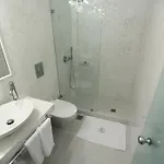 The White 4*
