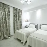 The White Bed and Breakfast Αδάμας