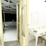 Alojamento de Acomodação e Pequeno-almoço The White 4*