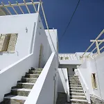 The White 4*