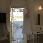 Bed and Breakfast The White Αδάμας