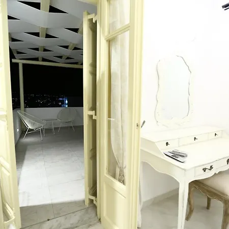 Bed & Breakfast The White 4*