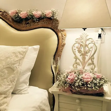 Bed & Breakfast The White Adamantas (Milos)