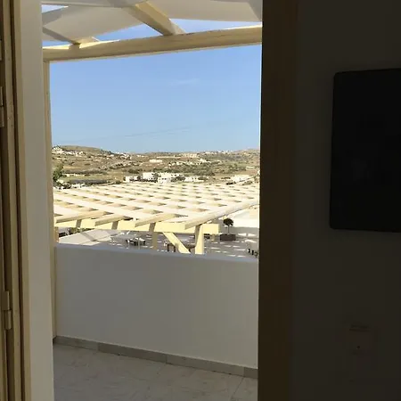 Bed & Breakfast The White Adamantas (Milos)