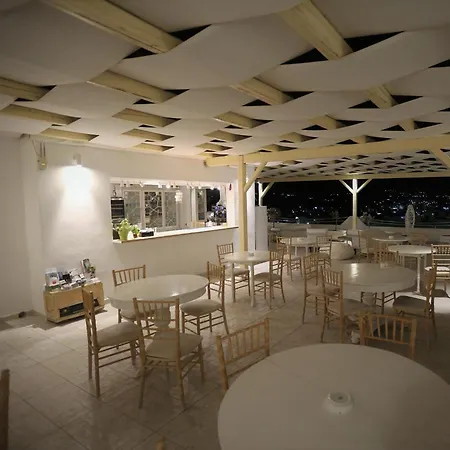 Bed & Breakfast The White Adamantas (Milos)