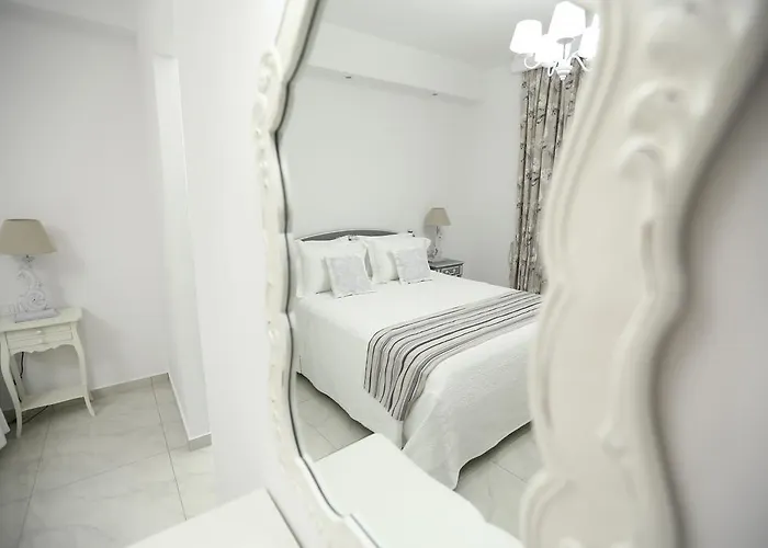 The White ベッド・アンド・ブレックファスト アダマス