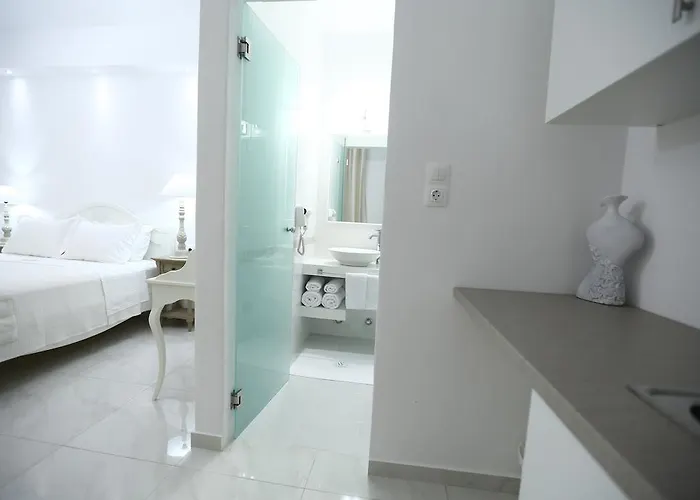 The White Адамас